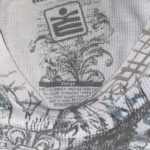 ~ MACHINE GRAPHIC LONG SLEEVE✨

* they a SIZE XL - Picture 4 of 5